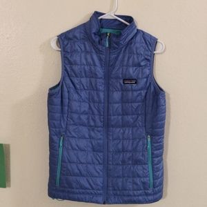 Patagonia women's size medium down substitute vest, periwinkle purple, like new